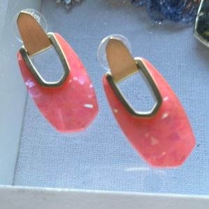 Gently used Kendra Scott earring